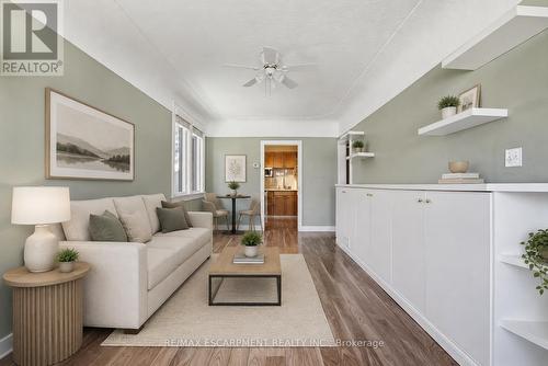 96 Paling Avenue, Hamilton, ON - Indoor Photo Showing Living Room