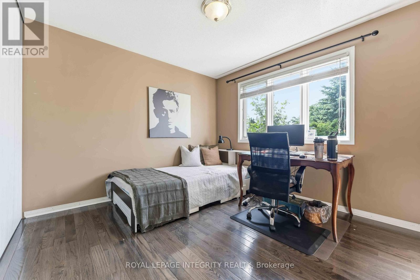 large bedroom - 10 Westwinds Place, Ottawa, ON - Indoor Photo Showing Bedroom