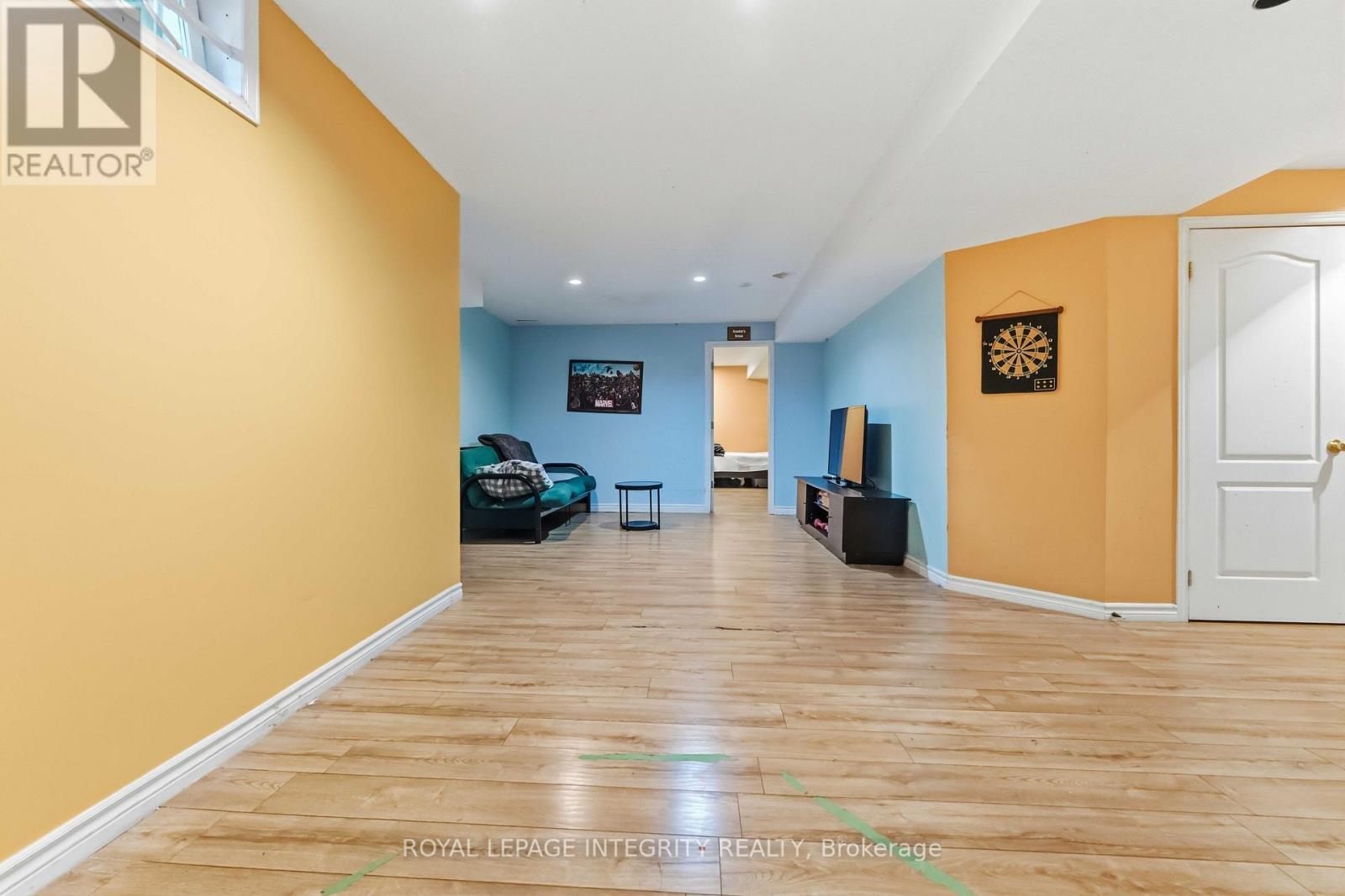 large rec room - 10 Westwinds Place, Ottawa, ON - Indoor Photo Showing Other Room