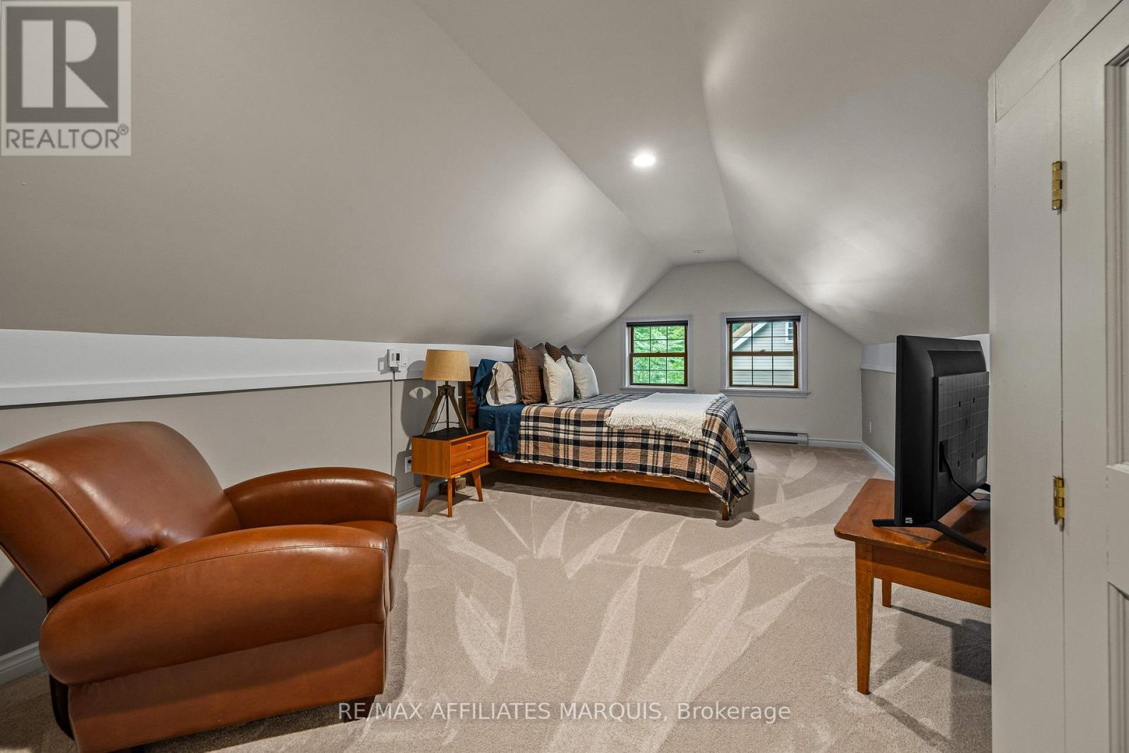 99 Old Kingston Road, Rideau Lakes, ON - Indoor Photo Showing Bedroom