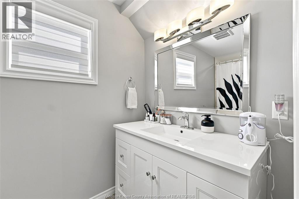 1223 Aubin, Windsor, ON - Indoor Photo Showing Laundry Room