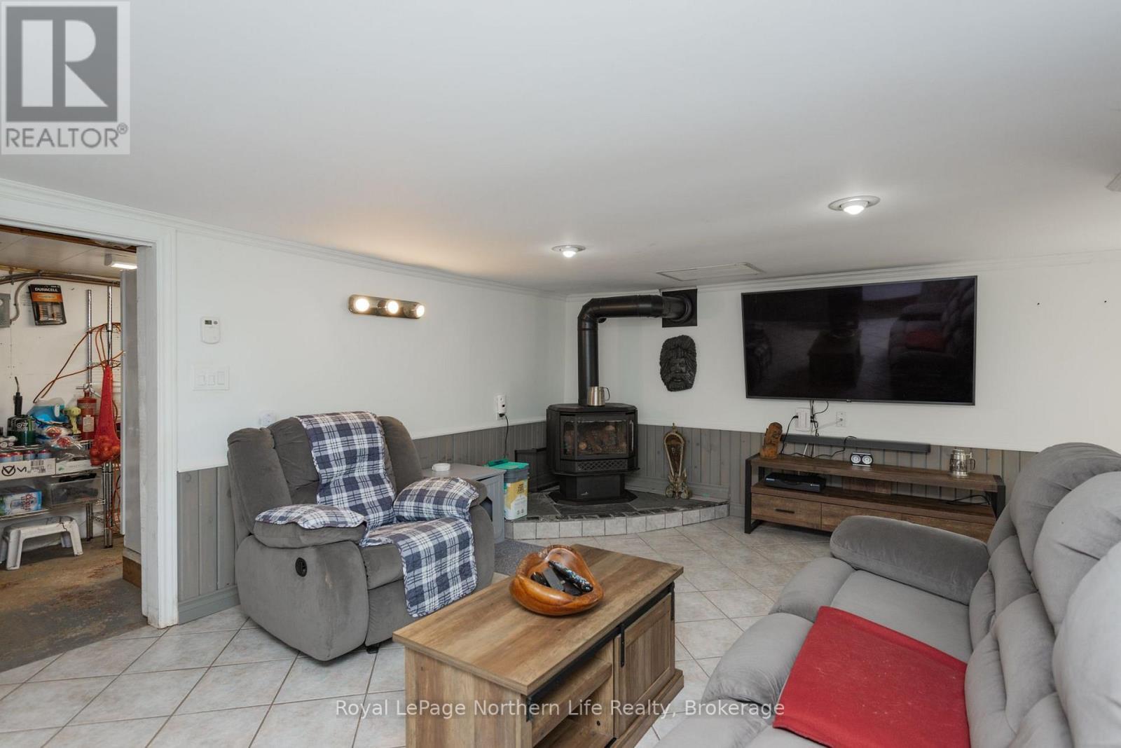 216 Green Road, Callander, ON - Indoor Photo Showing Living Room