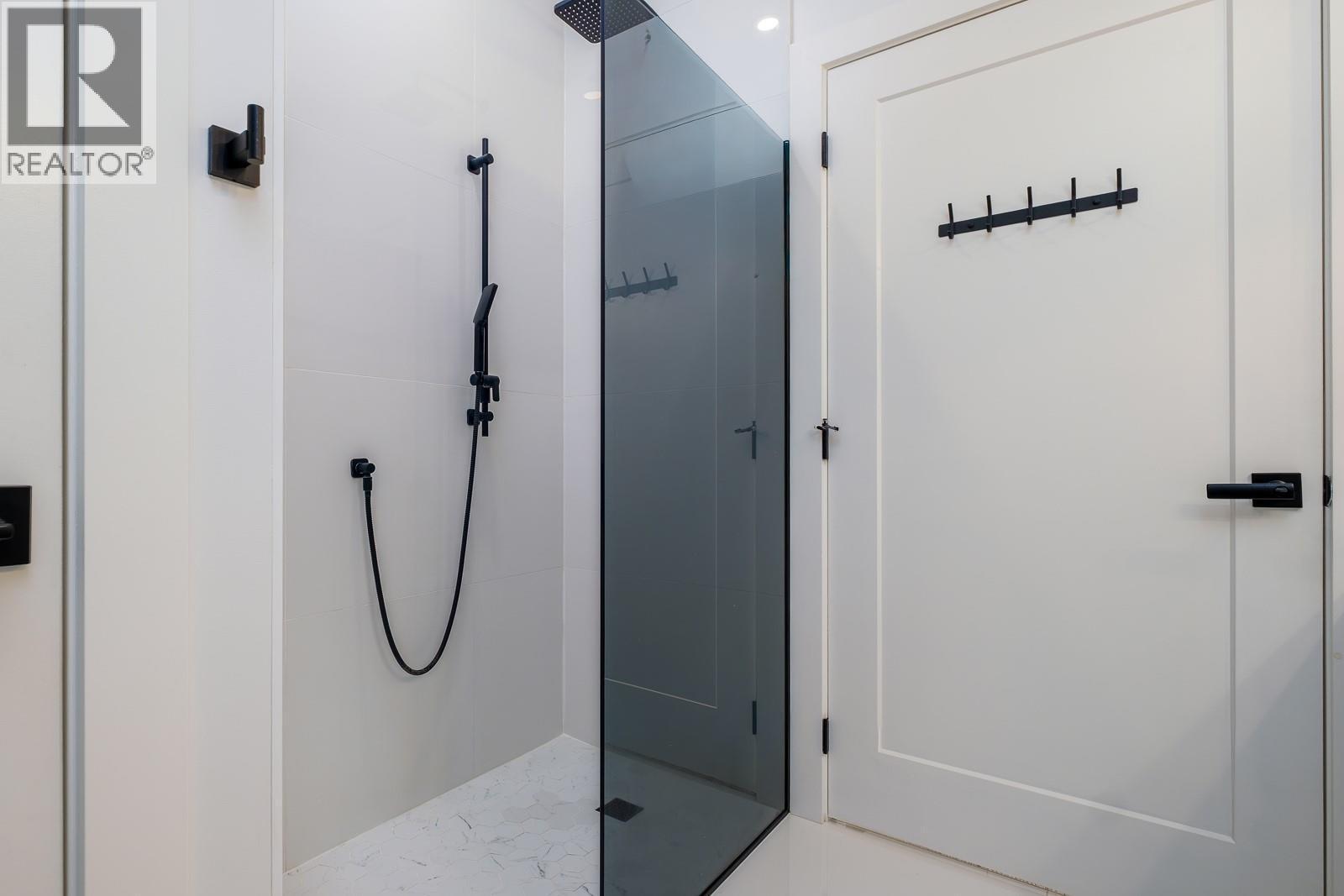 1217 Mcphee Road, Castlegar, BC - Indoor