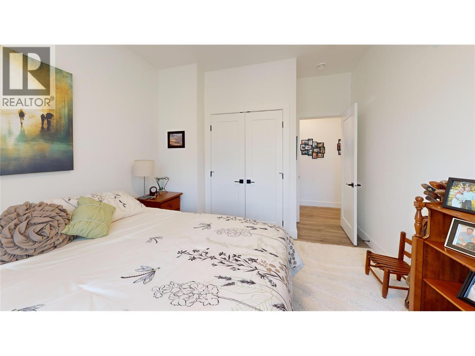 1217 Mcphee Road, Castlegar, BC - Indoor Photo Showing Bedroom