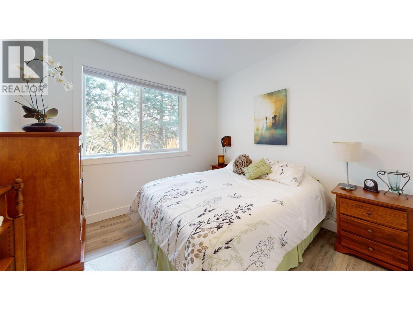 1217 Mcphee Road, Castlegar, BC - Indoor Photo Showing Bedroom
