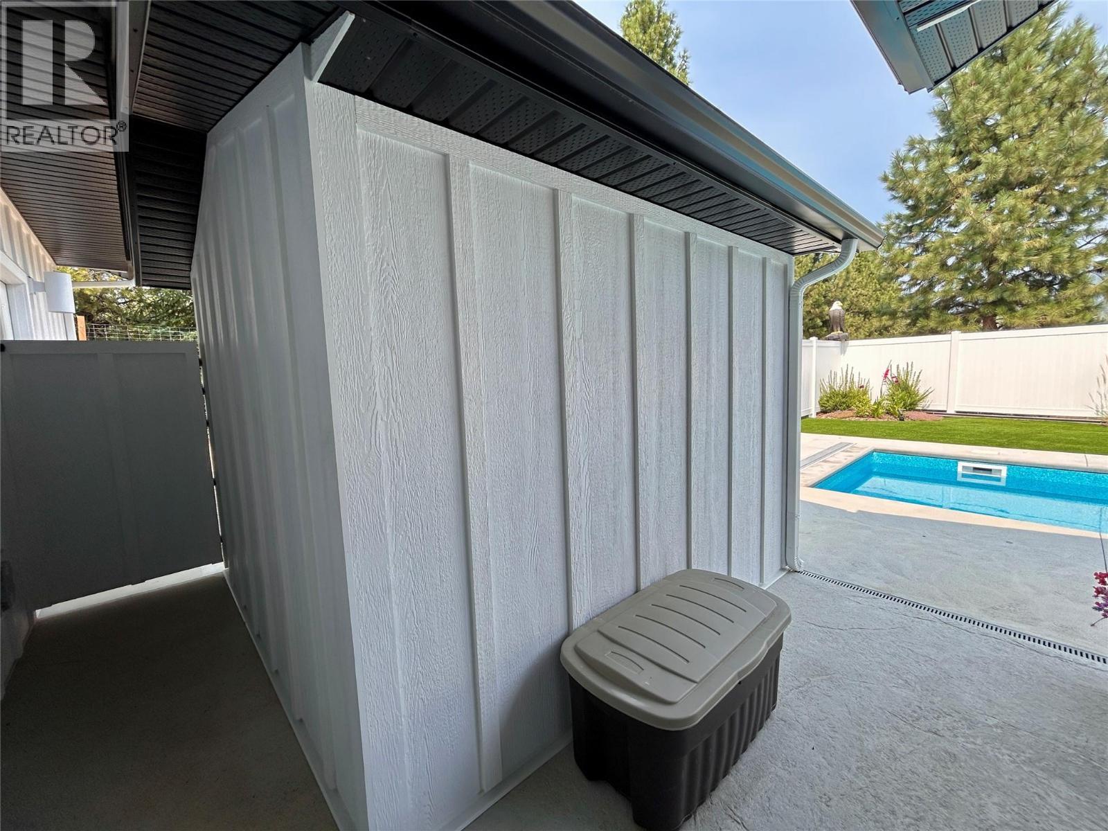 1217 Mcphee Road, Castlegar, BC - Outdoor With In Ground Pool With Exterior