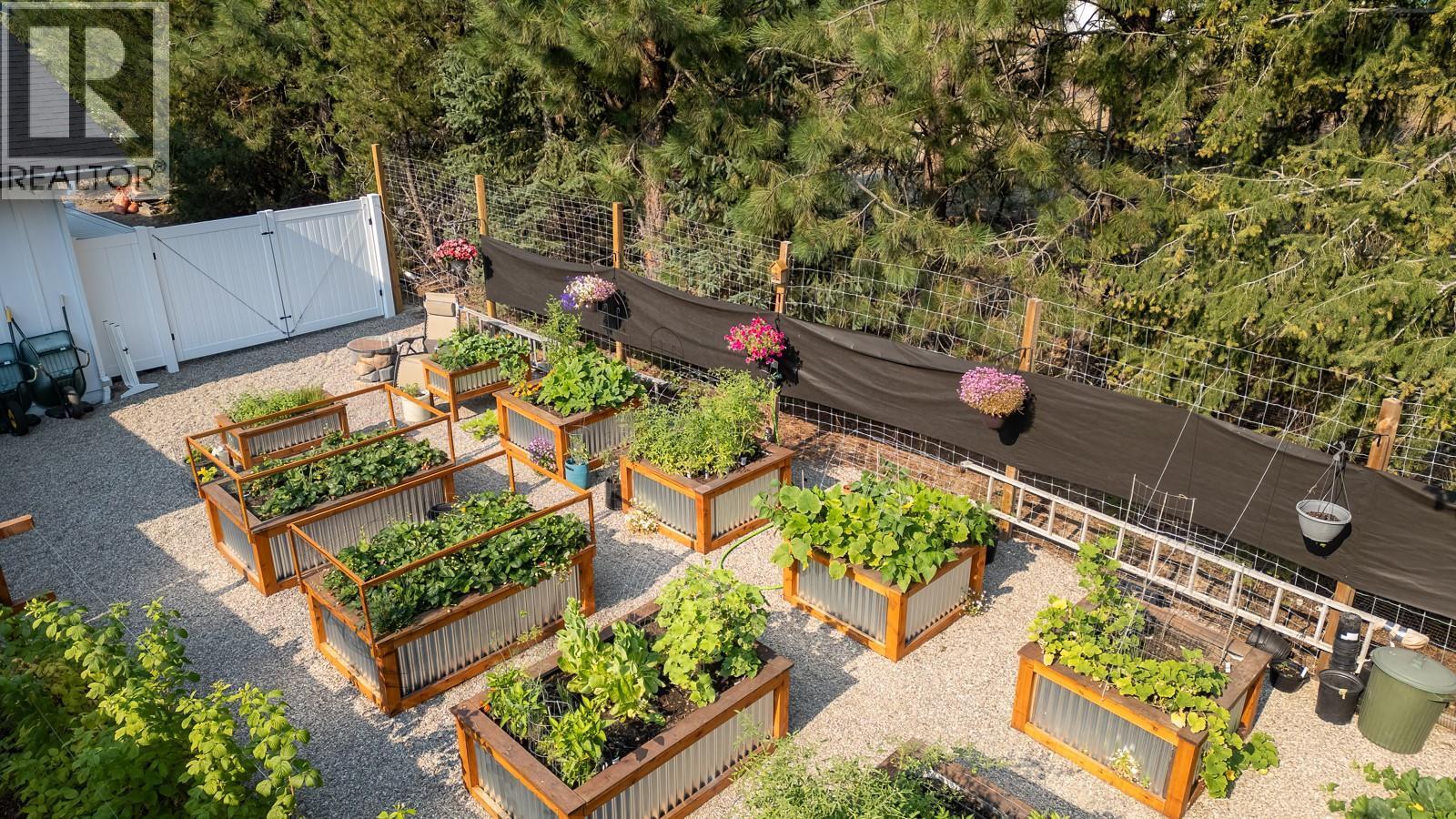 1217 Mcphee Road, Castlegar, BC - Outdoor With Deck Patio Veranda