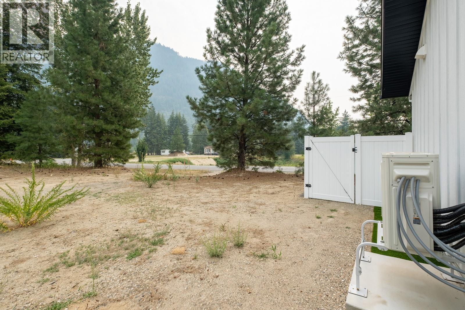 1217 Mcphee Road, Castlegar, BC - Outdoor