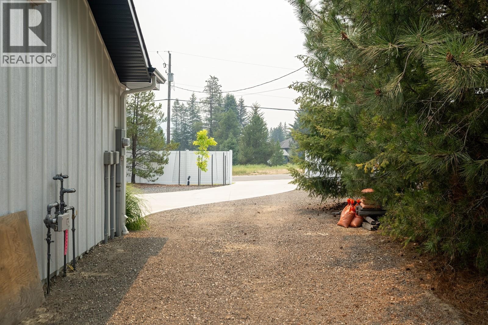 1217 Mcphee Road, Castlegar, BC - Outdoor