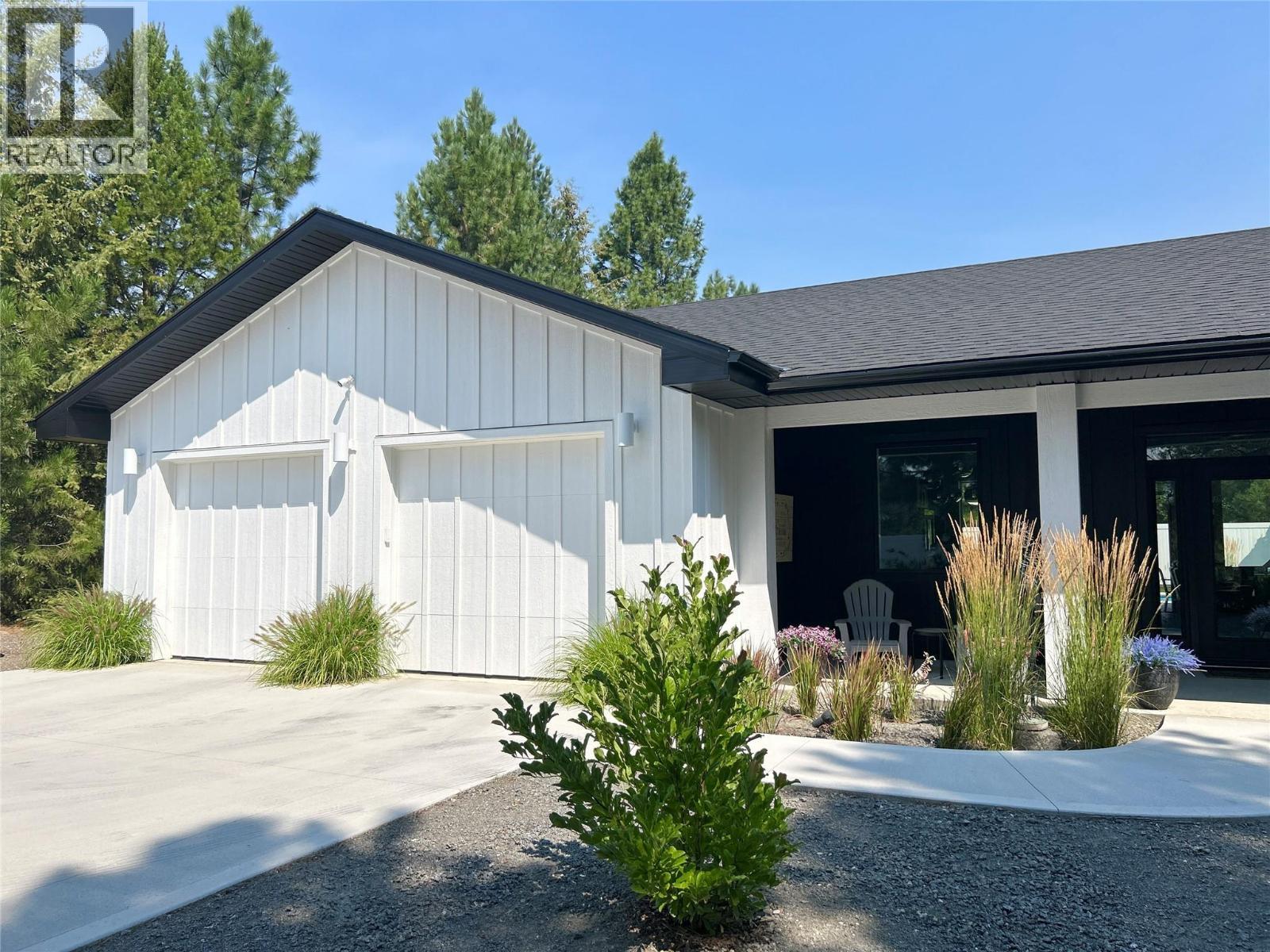 1217 Mcphee Road, Castlegar, BC - Outdoor