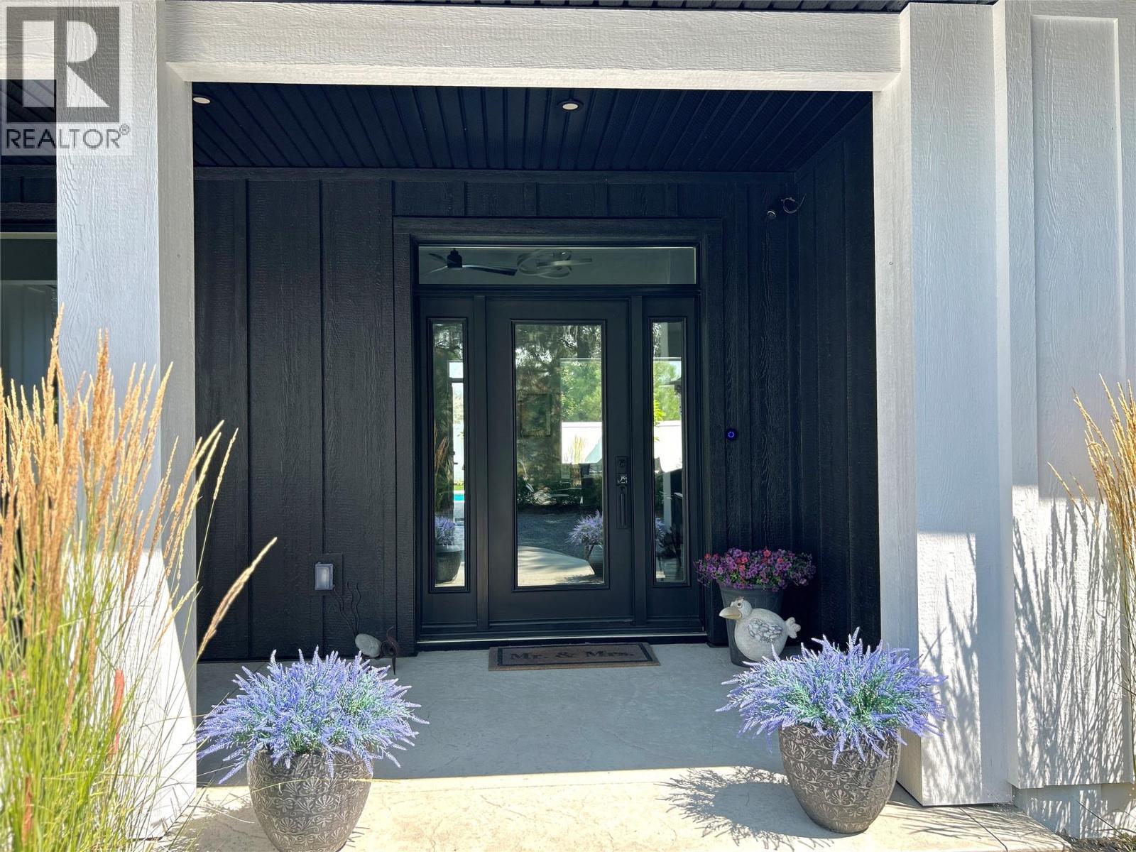 1217 Mcphee Road, Castlegar, BC -