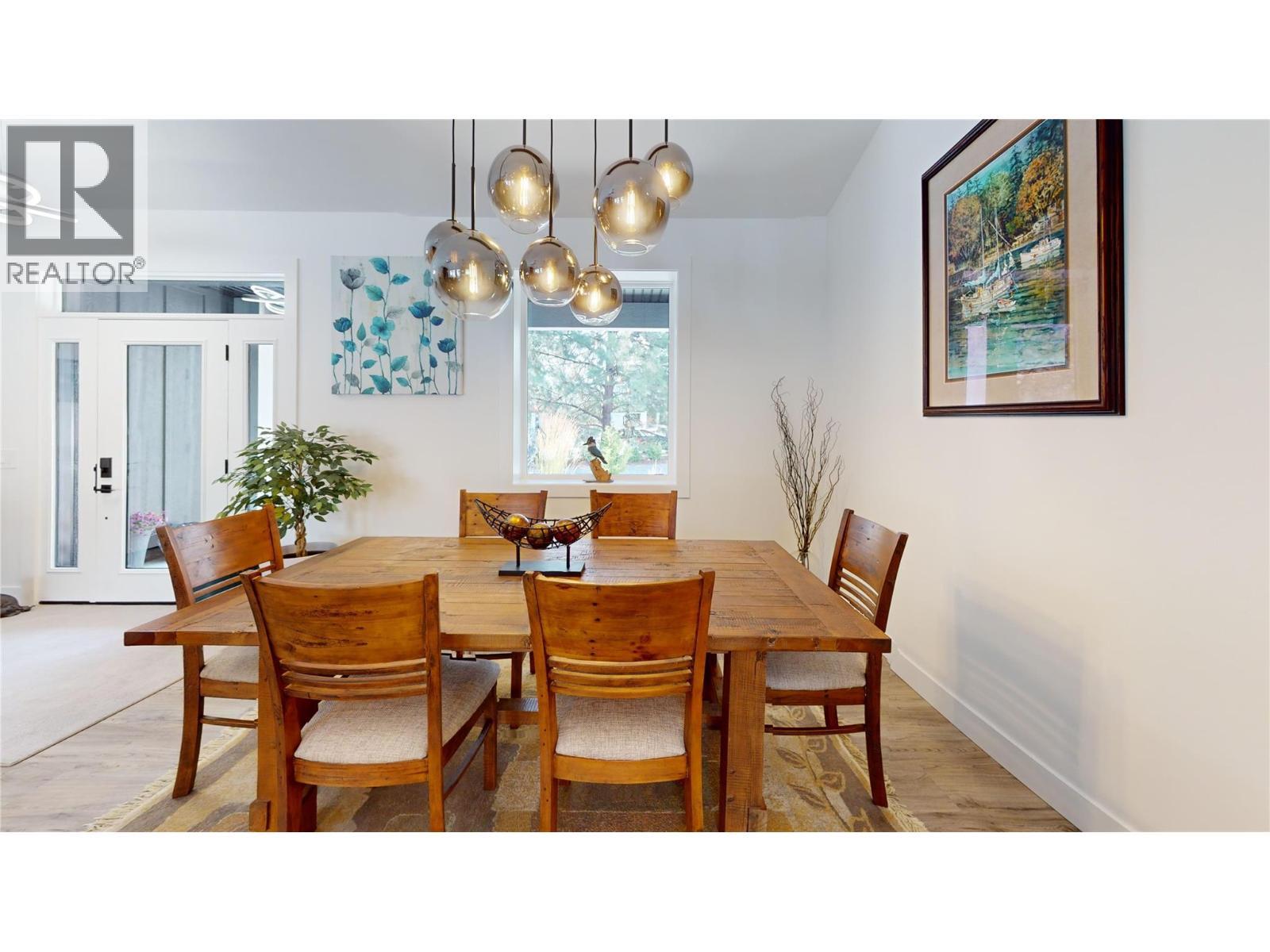 1217 Mcphee Road, Castlegar, BC - Indoor Photo Showing Dining Room