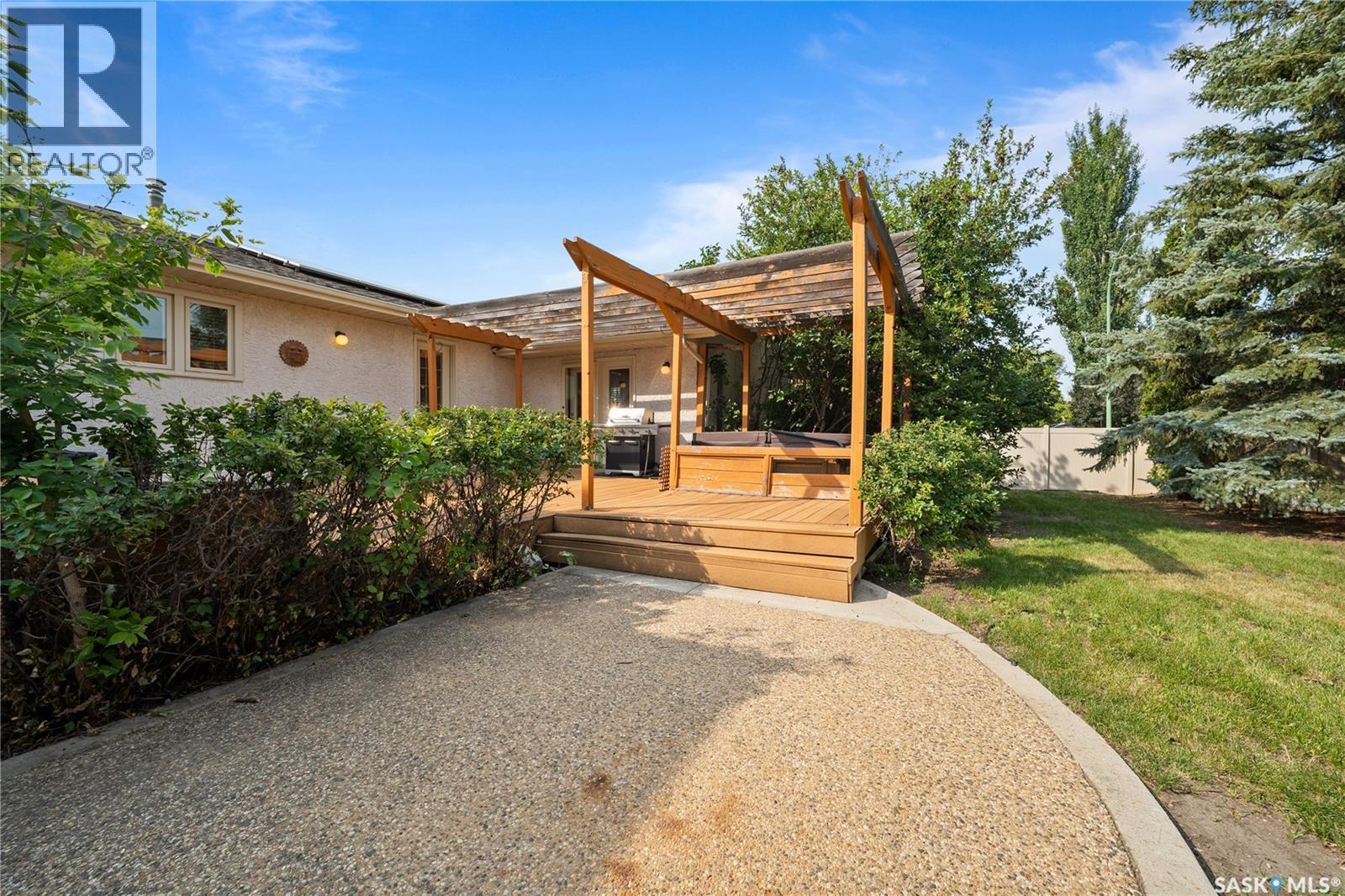 3603 Selinger Crescent, Regina, SK - Outdoor