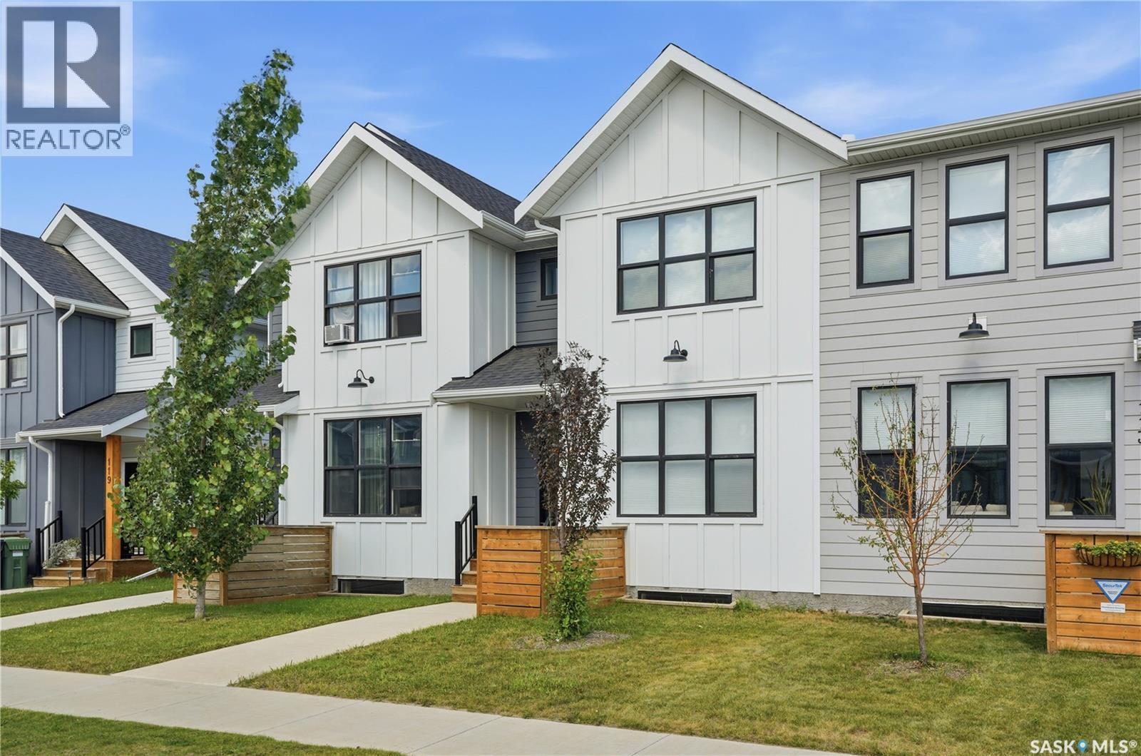 115 Rosewood Boulevard E, Saskatoon, SK - Outdoor With Facade