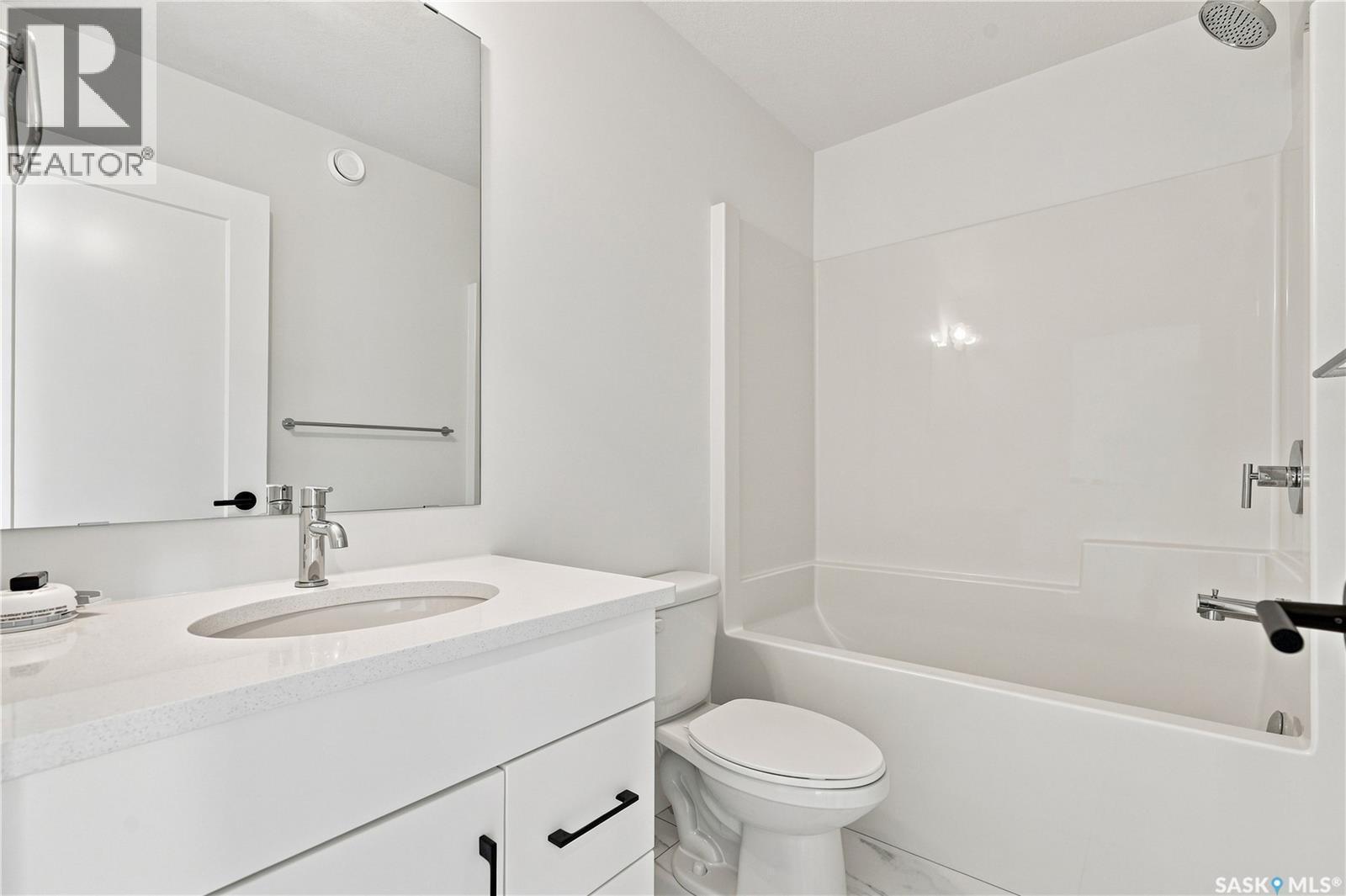 115 Rosewood Boulevard E, Saskatoon, SK - Indoor Photo Showing Bathroom