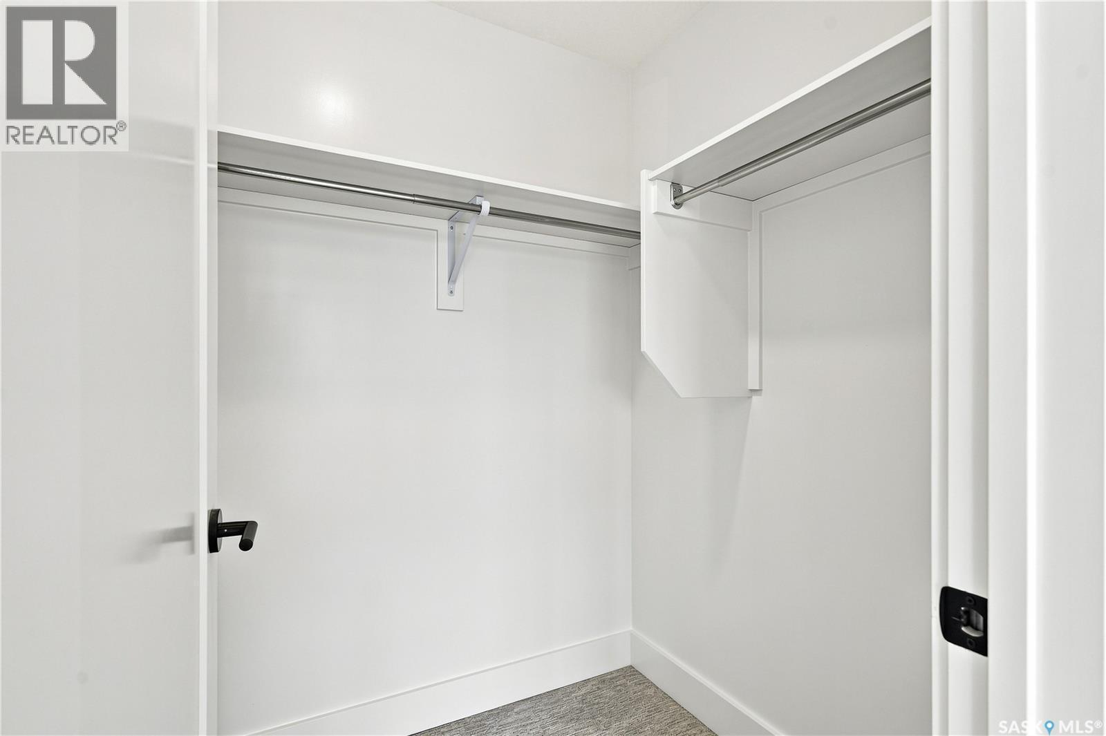 115 Rosewood Boulevard E, Saskatoon, SK - Indoor With Storage