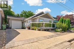 892 Elgin AVENUE Moose Jaw, SK S6H 4G7