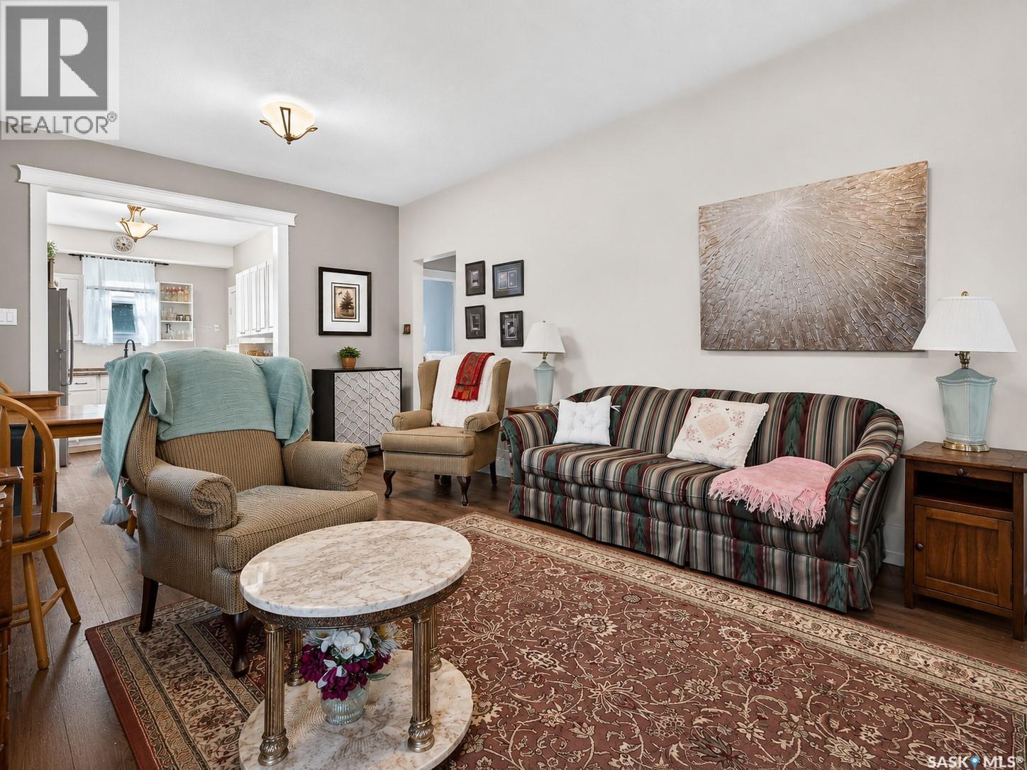 892 Elgin Avenue, Moose Jaw, SK - Indoor Photo Showing Living Room