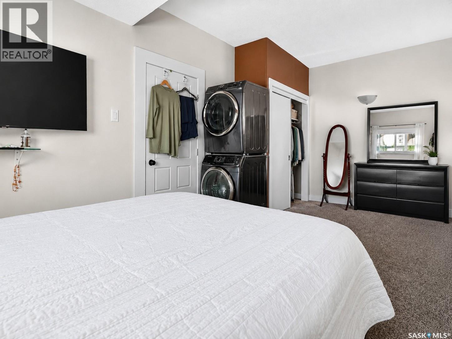 892 Elgin Avenue, Moose Jaw, SK - Indoor