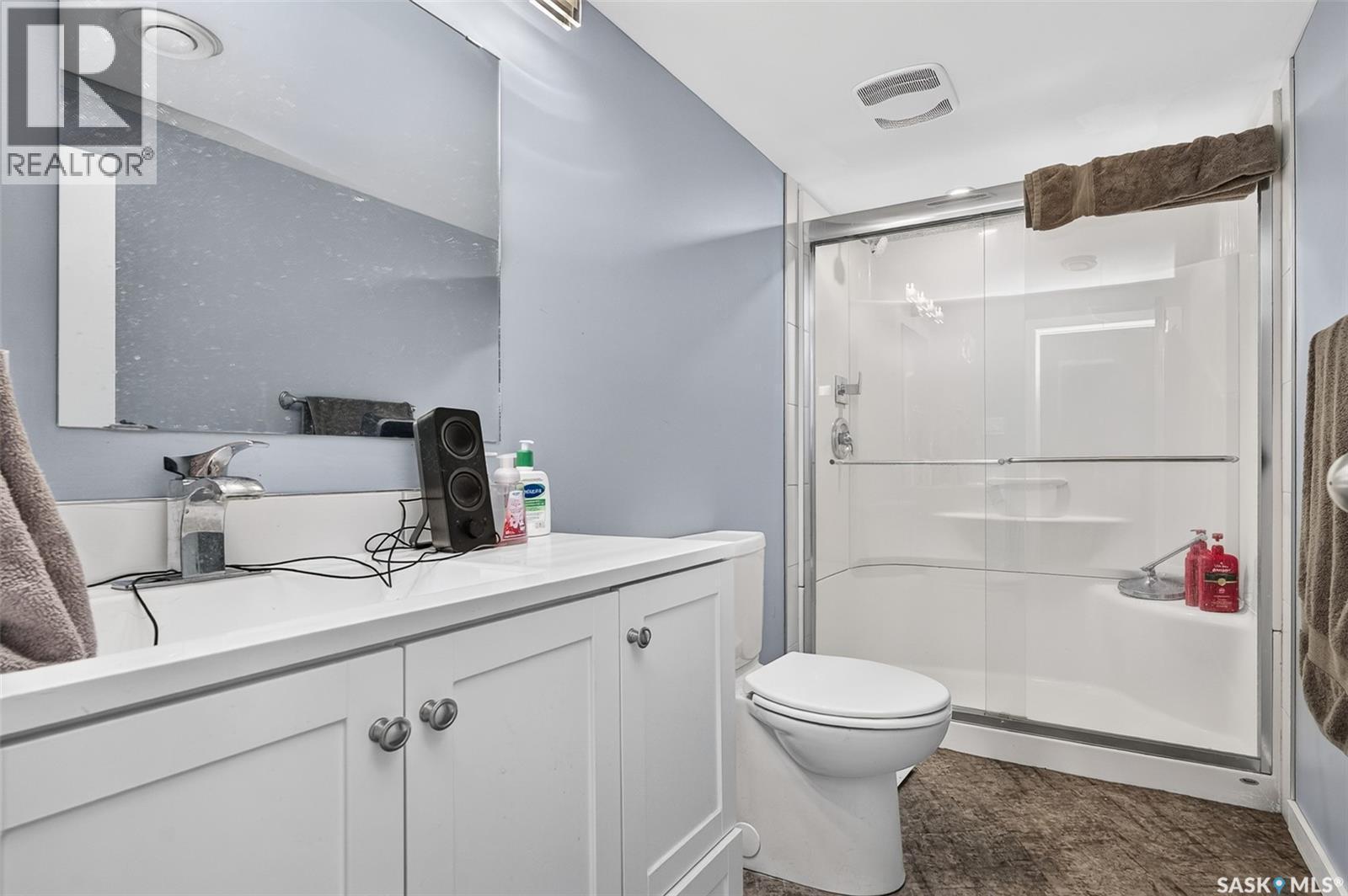 892 Elgin Avenue, Moose Jaw, SK - Indoor Photo Showing Bathroom