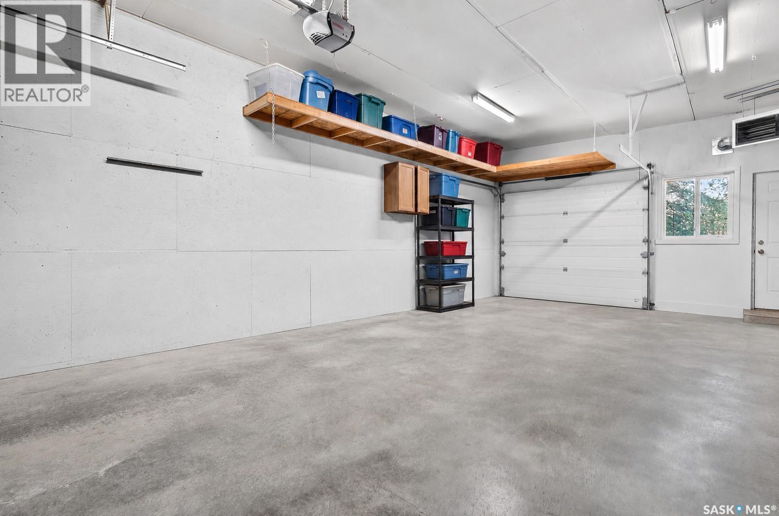 892 Elgin Avenue, Moose Jaw, SK - Indoor Photo Showing Garage