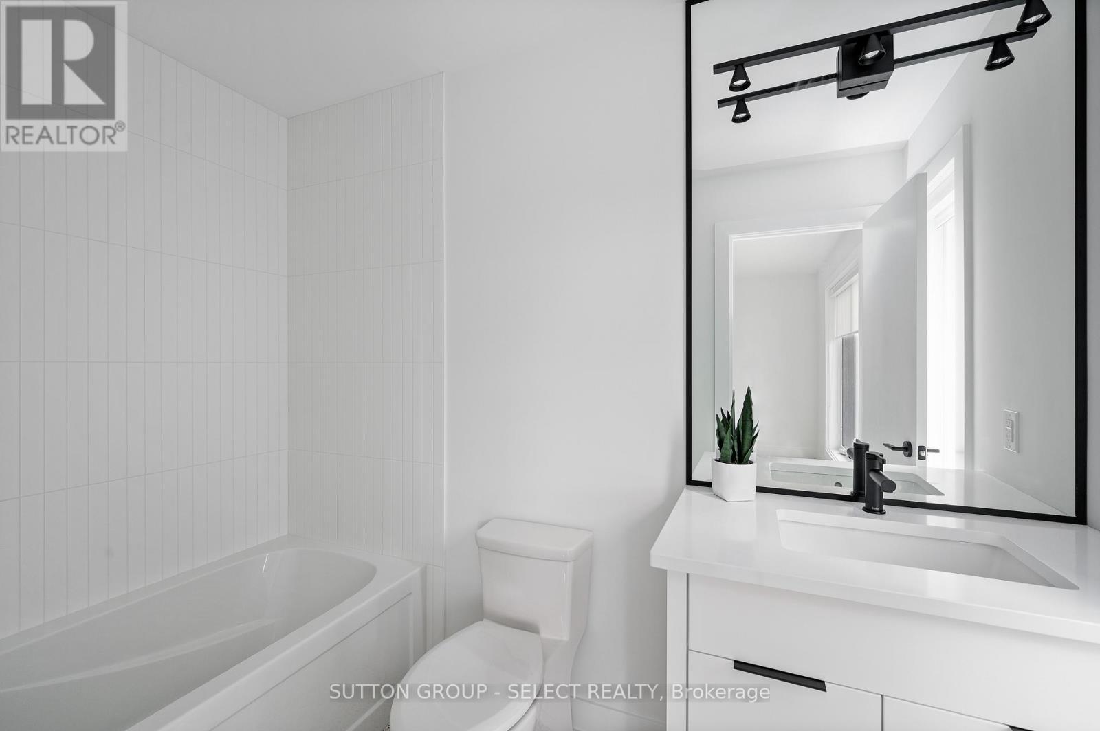 275 Silver Maple Circle, Thames Centre, ON - Indoor Photo Showing Bathroom