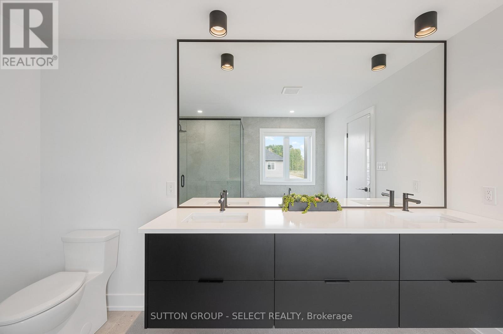 275 Silver Maple Circle, Thames Centre, ON - Indoor Photo Showing Bathroom