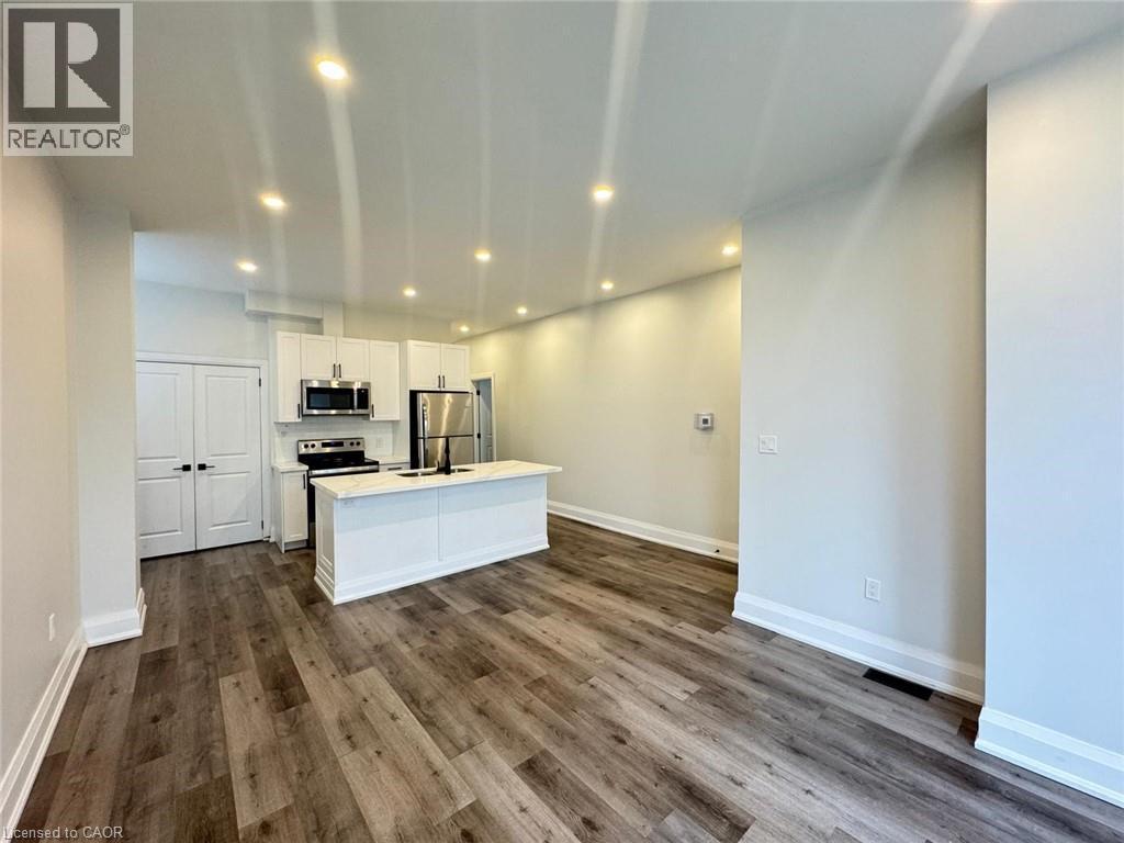 507 Wilson Street, Hamilton, ON - Indoor Photo Showing Kitchen