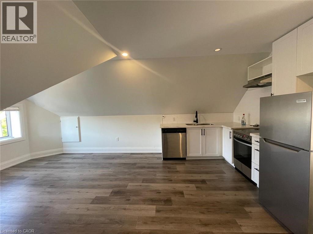 507 Wilson Street, Hamilton, ON - Indoor Photo Showing Kitchen