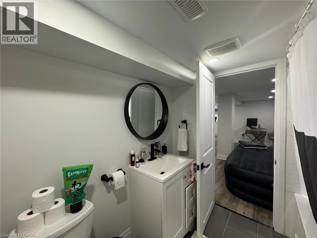 507 Wilson Street, Hamilton, ON - Indoor Photo Showing Other Room