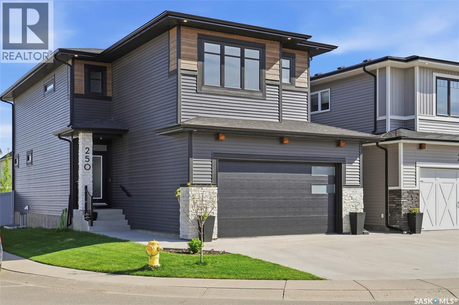250 Skopik Crescent, Saskatoon, SK - Outdoor With Facade