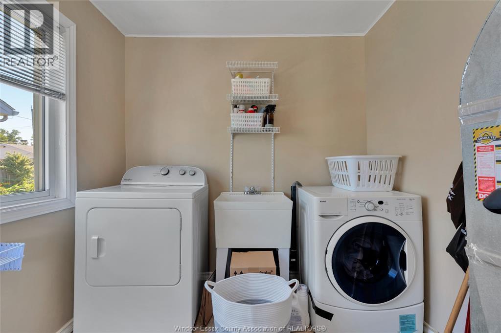 1667 Aubin, Windsor, ON - Indoor Photo Showing Laundry Room