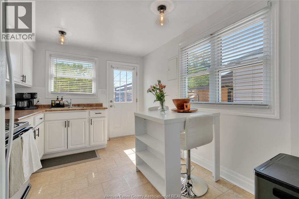 1667 Aubin, Windsor, ON - Indoor Photo Showing Kitchen With Double Sink