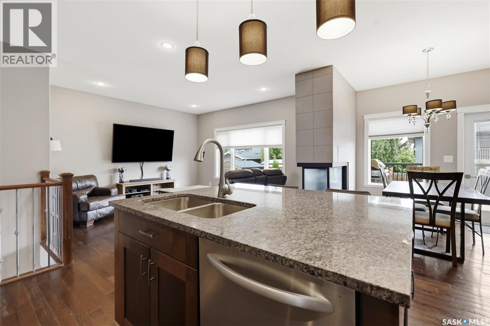 420 Hogan Way, Warman, SK - Indoor Photo Showing Kitchen With Double Sink