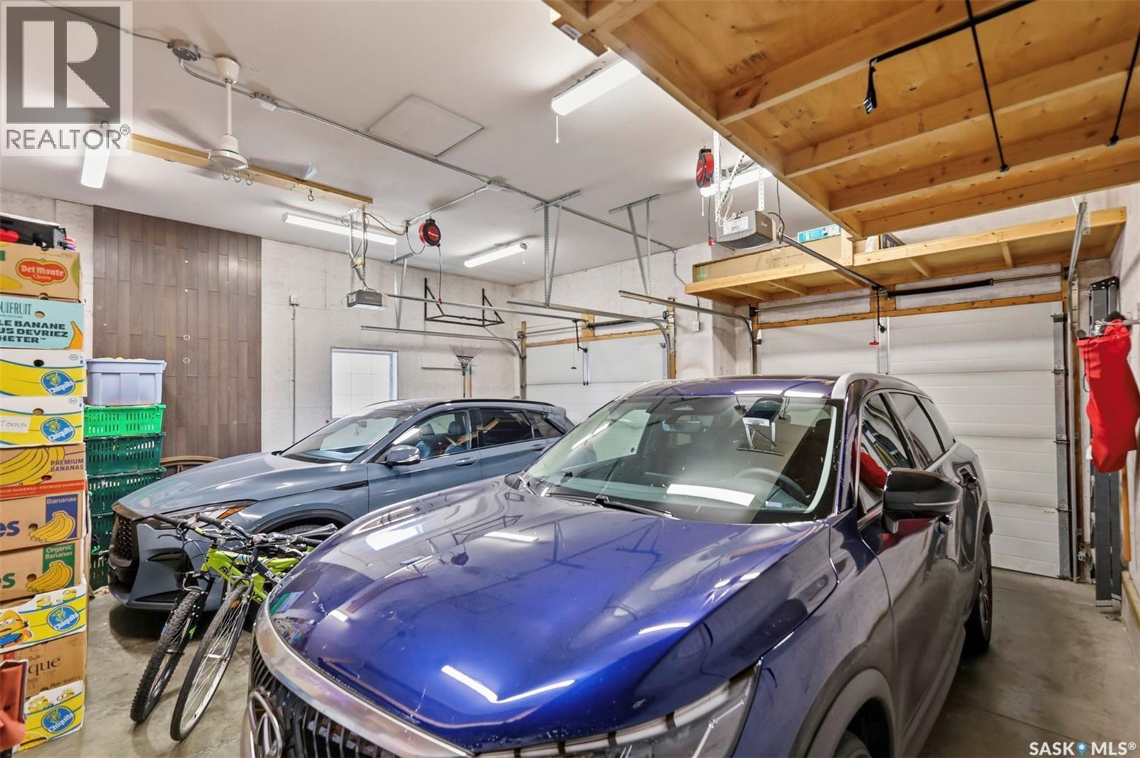 420 Hogan Way, Warman, SK - Indoor Photo Showing Garage