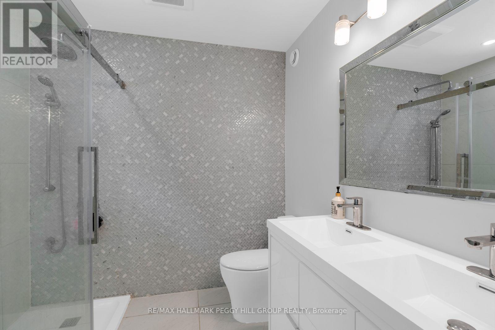 1814 Quantz Crescent, Innisfil, ON - Indoor Photo Showing Bathroom