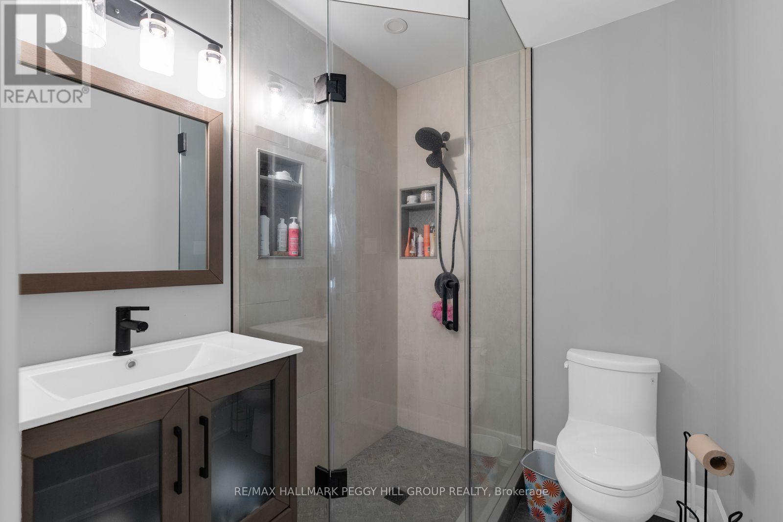 1814 Quantz Crescent, Innisfil, ON - Indoor Photo Showing Bathroom