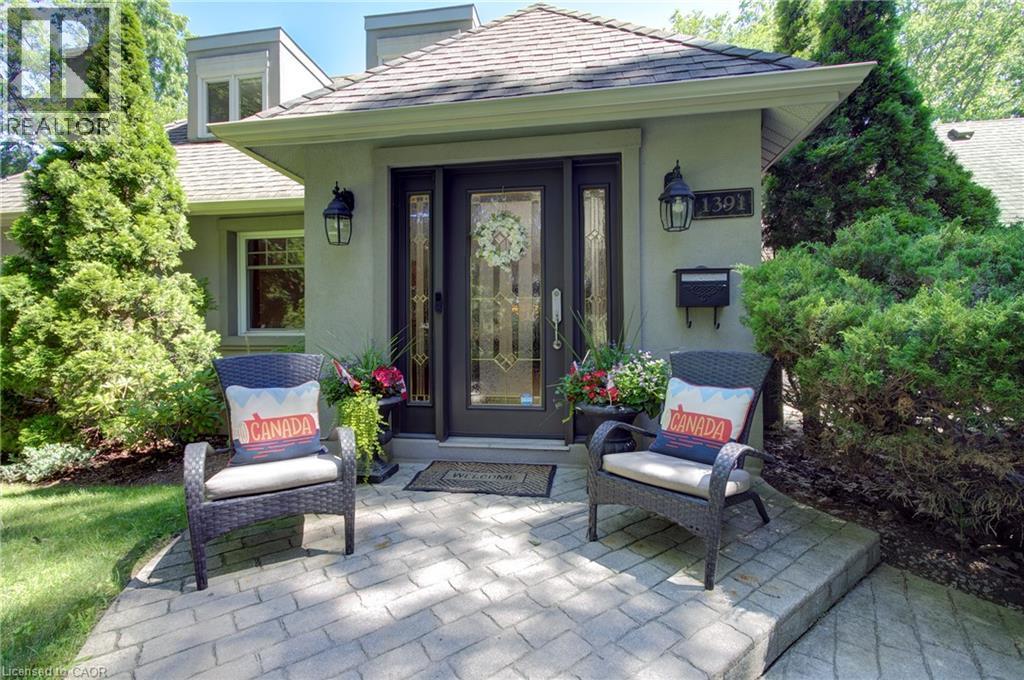 1391 Queen Victoria Avenue, Mississauga, ON - Outdoor With Deck Patio Veranda