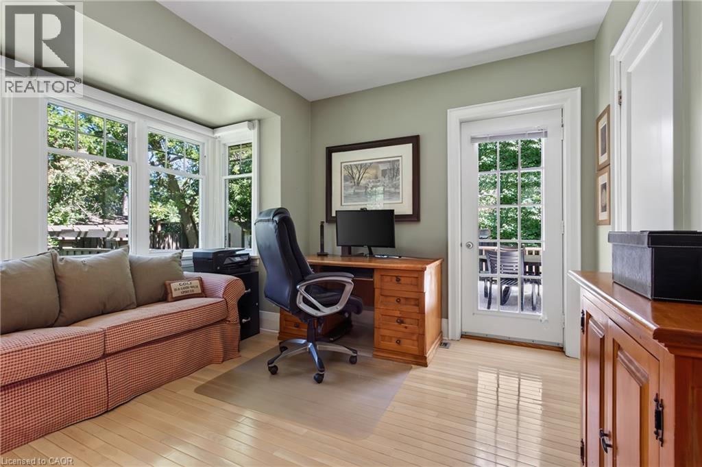 1391 Queen Victoria Avenue, Mississauga, ON - Indoor