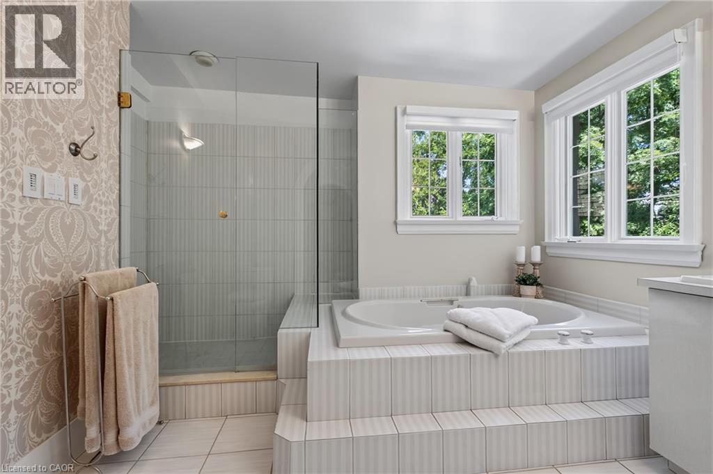 1391 Queen Victoria Avenue, Mississauga, ON - Indoor Photo Showing Bathroom
