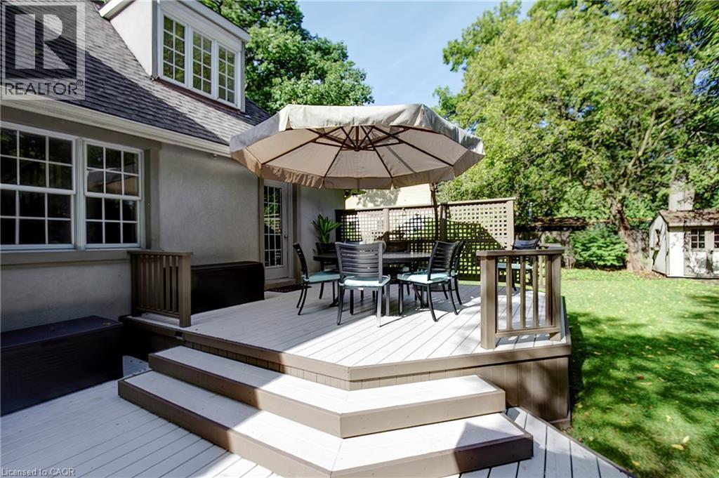 1391 Queen Victoria Avenue, Mississauga, ON - Outdoor With Deck Patio Veranda