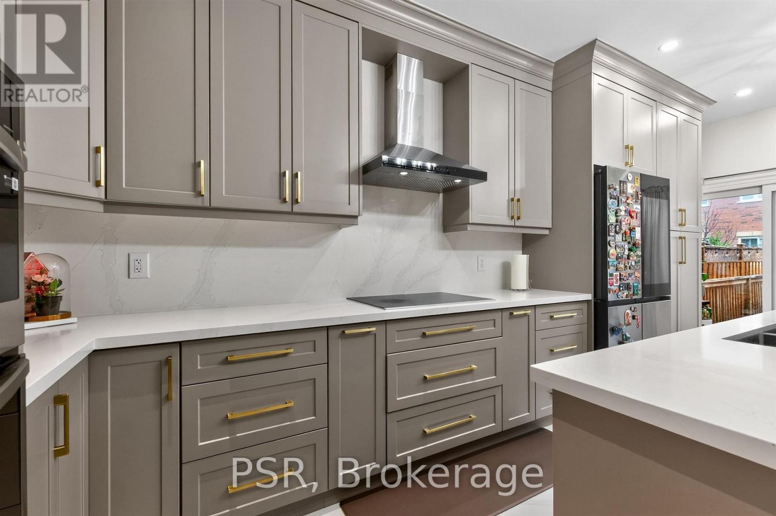 5183 Oscar Peterson Boulevard, Mississauga, ON - Indoor Photo Showing Kitchen