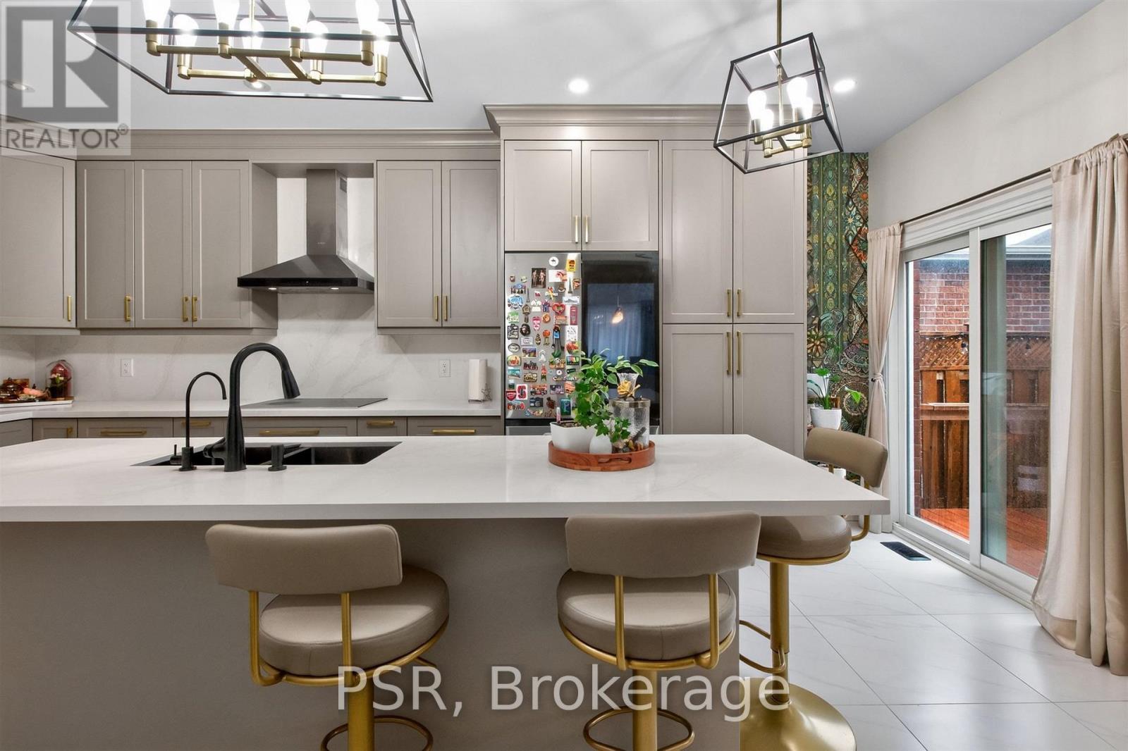 5183 Oscar Peterson Boulevard, Mississauga, ON - Indoor