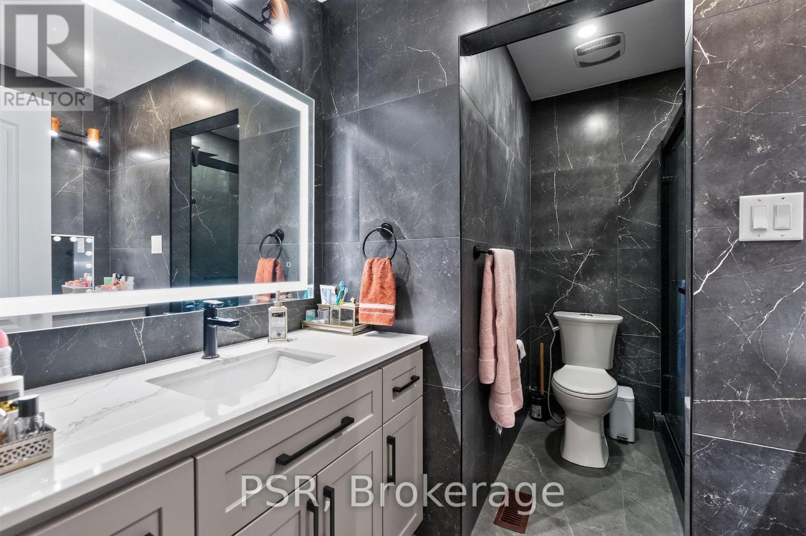 5183 Oscar Peterson Boulevard, Mississauga, ON - Indoor Photo Showing Bathroom