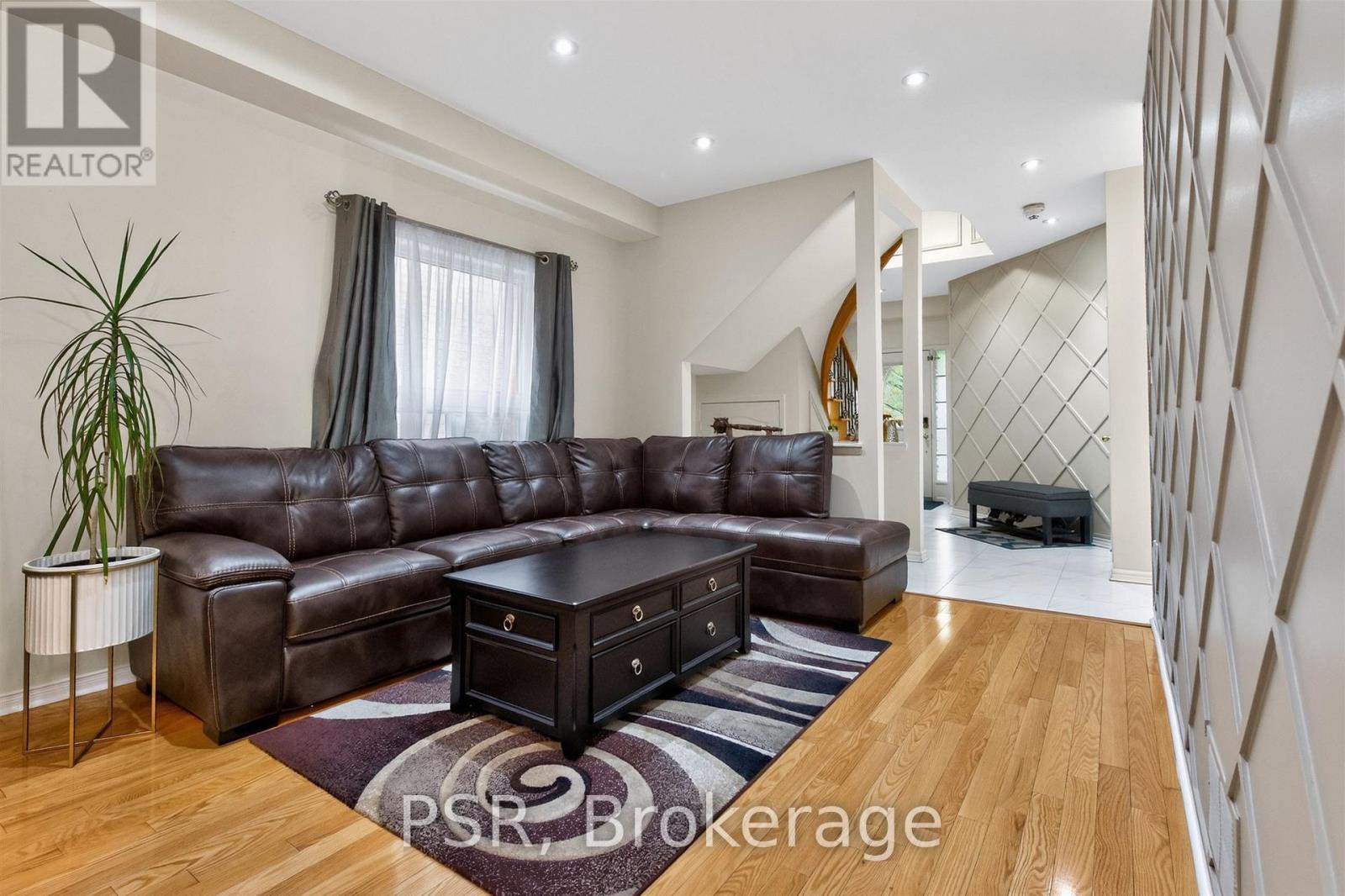 5183 Oscar Peterson Boulevard, Mississauga, ON - Indoor Photo Showing Living Room