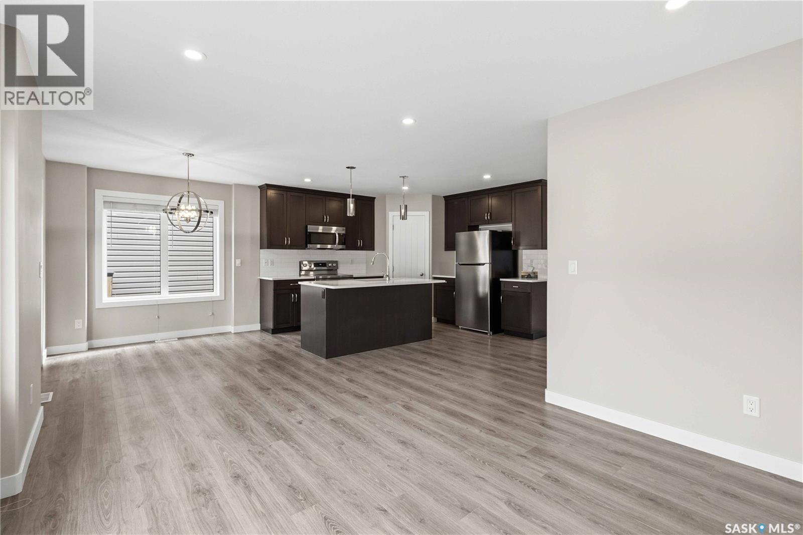 139 Dagnone Lane, Saskatoon, SK - Indoor Photo Showing Kitchen