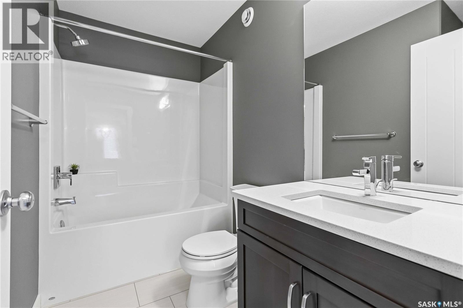 139 Dagnone Lane, Saskatoon, SK - Indoor Photo Showing Bathroom