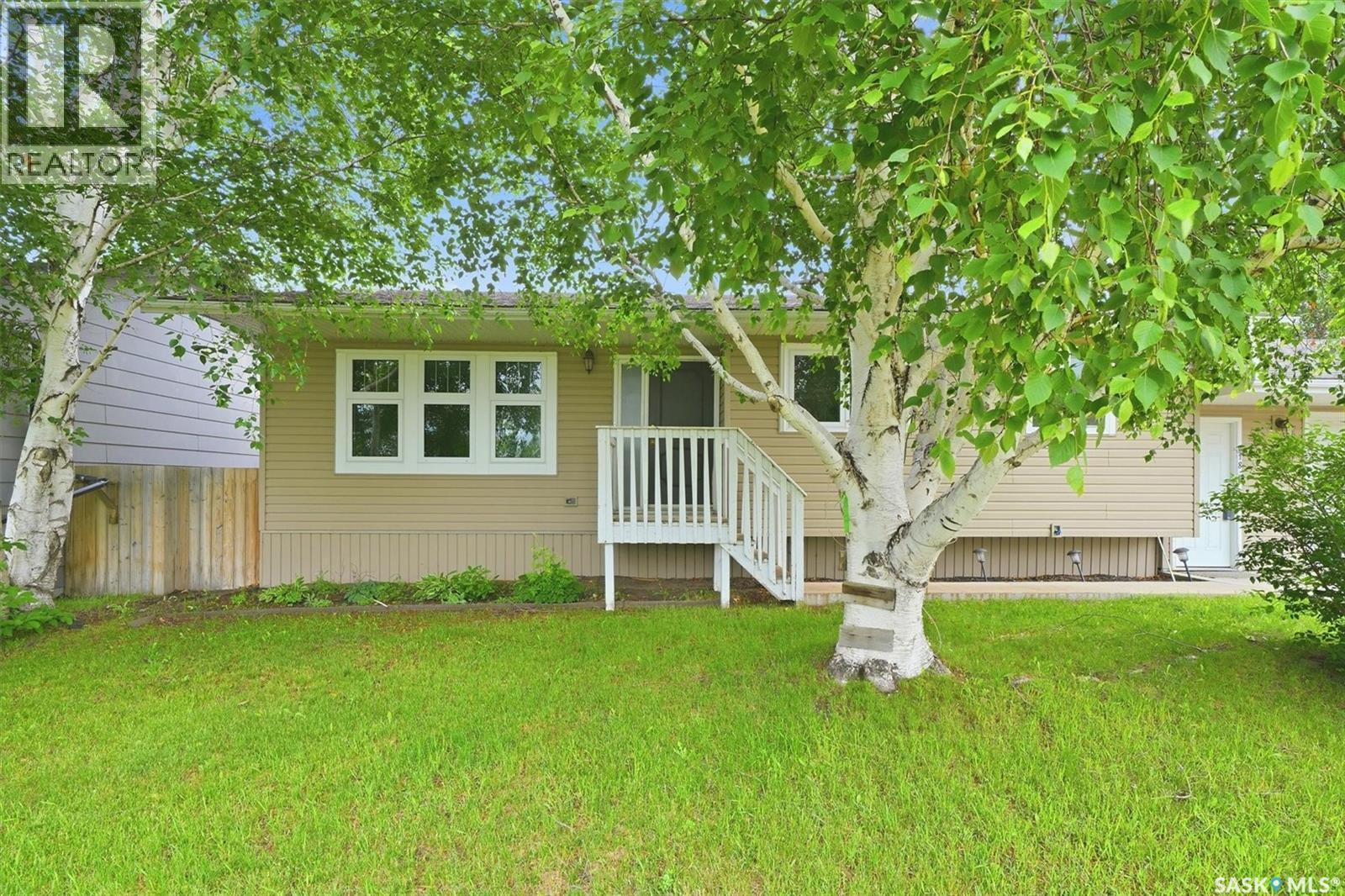 418 North Railway Street, Warman, SK - Outdoor
