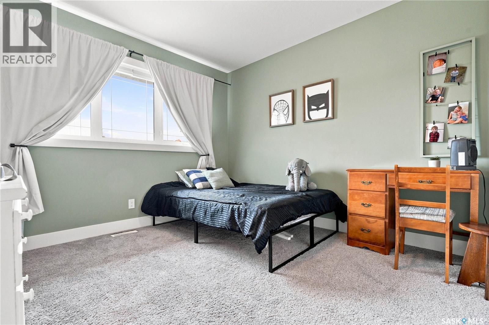 575 Childers Crescent, Saskatoon, SK - Indoor Photo Showing Bedroom