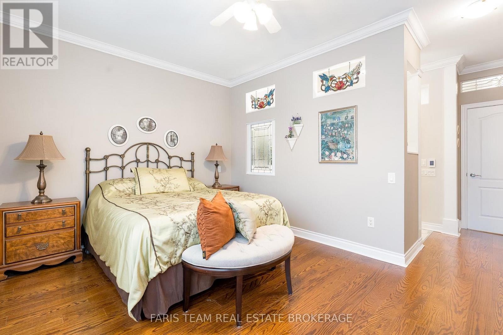 10 Wilton Trail, Aurora, ON - Indoor Photo Showing Bedroom